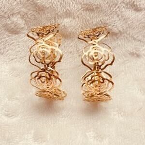 Rose Gold Lightweight Filigree Rose Design 1 1/2" Hoop Earrings-NEW